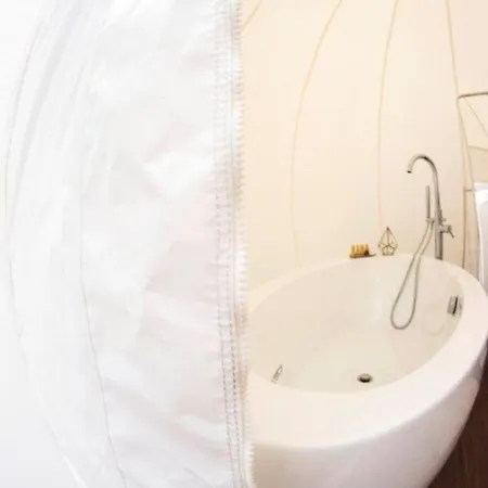Luxury tent Burbujas Astronomicas Albarari Coruna